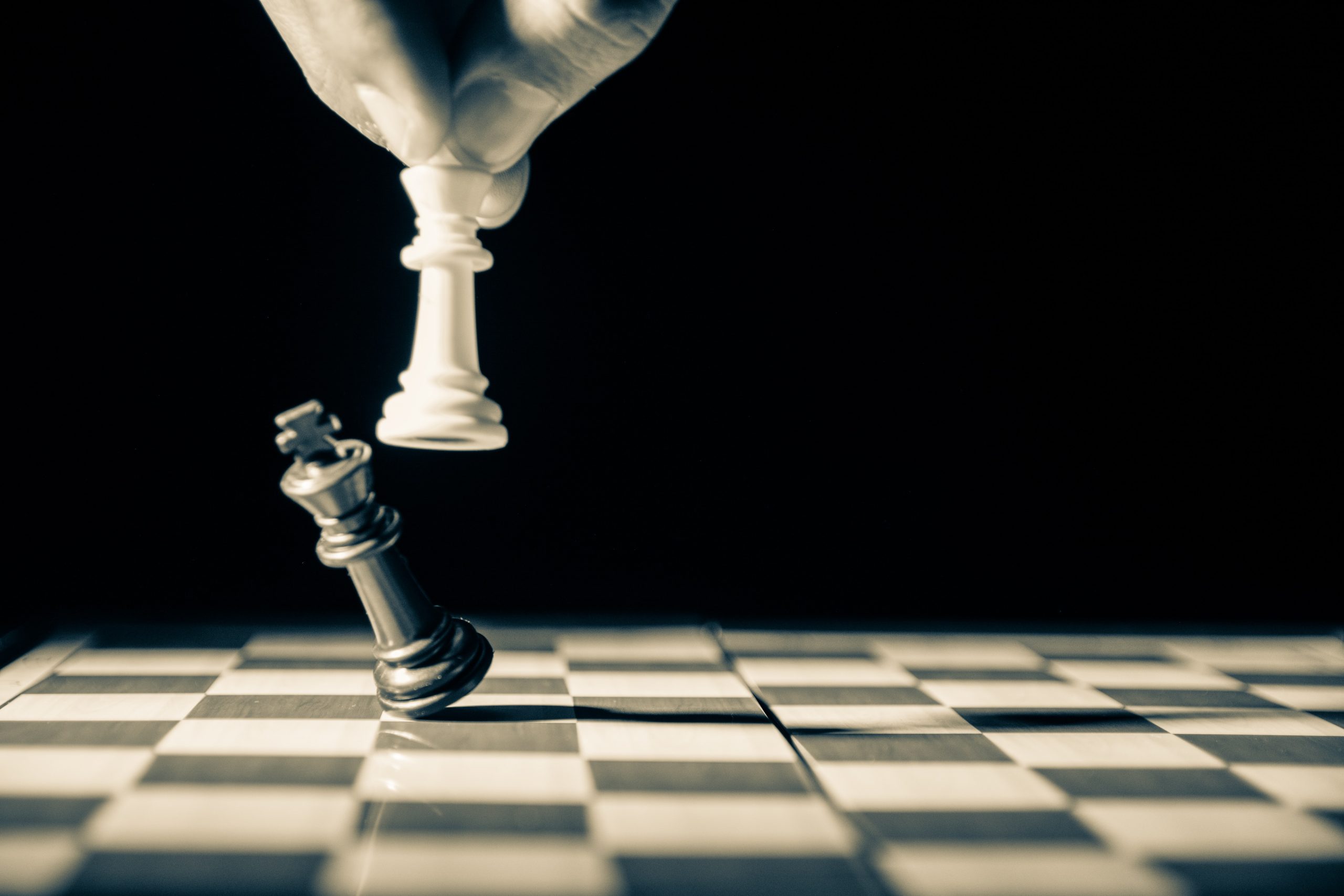 Competitor; competitive intelligence; scacchi; L'Eco della Stampa